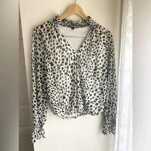 Express Animal Print Black White Blouse Bubble Hem V Neck Bishop Sleeve Office